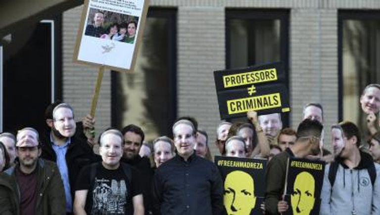 مسيرات حاشدة في بروكسل تنديداً بالحكم على أستاذ الجامعة بالإعدام