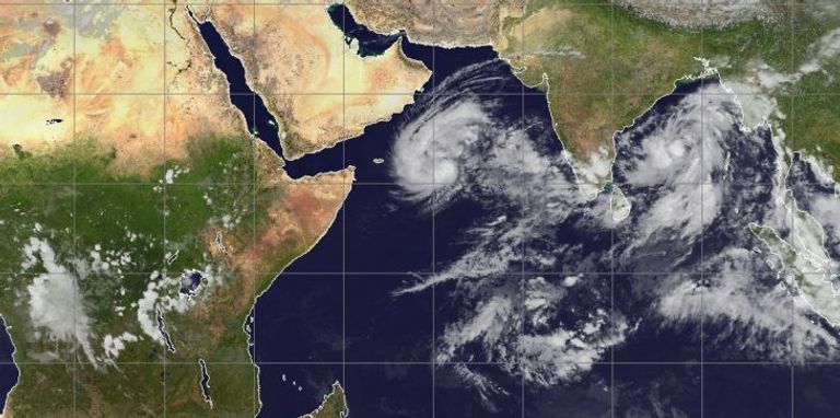 مقدمات إعصار لبان بدأت تظهر على السواحل العمانية