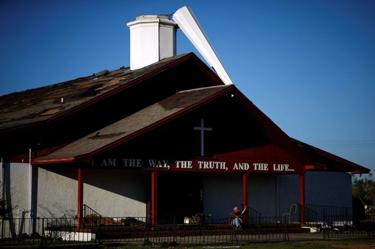 الإعصار مايكل يخلف أضرارا كبيرة في بلدة مكسيكو بيتش