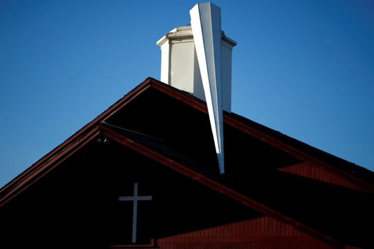 الإعصار مايكل يخلف أضرارا كبيرة في بلدة مكسيكو بيتش