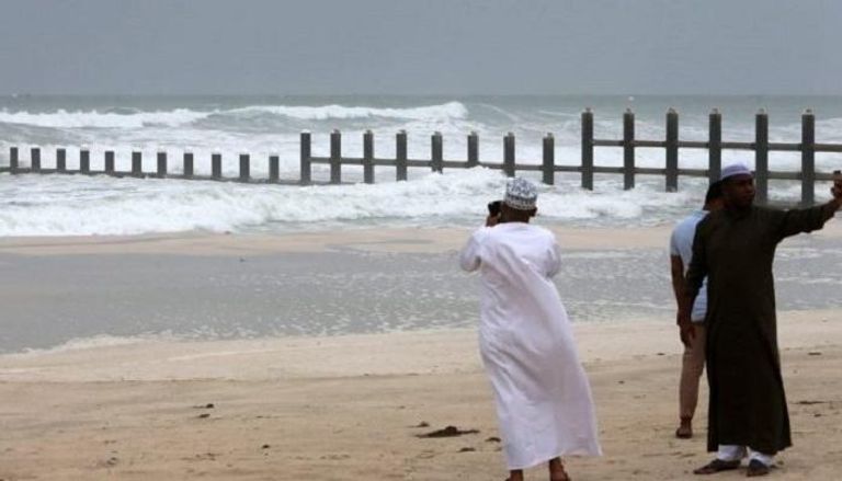 مقدمات إعصار لبان بدأت تظهر على السواحل العمانية