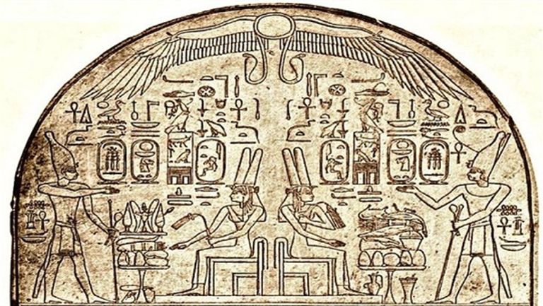 اكتشاف لوحة أثرية - صورة أرشيفية