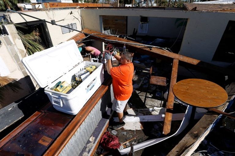 الإعصار مايكل يخلف أضرارا كبيرة في بلدة مكسيكو بيتش