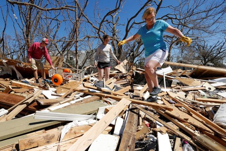 الإعصار مايكل يخلف أضرارا كبيرة في بلدة مكسيكو بيتش