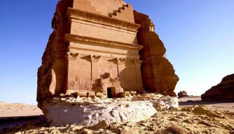 50 قطعة أثرية مكتشفة في السعودية والشارقة بمعرض "صدى القوافل"