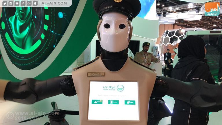 تعرض عدد من الشركات والجهات أحدث ابتكاراتها في