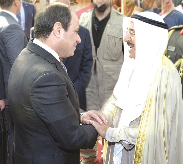 الرئيس المصري ثمن دور الكويت في وقوفها ومساندتها لمصر السيسي في حواره مع صحيفة الشاهد قطع الطريق أمام عودة الإخوان