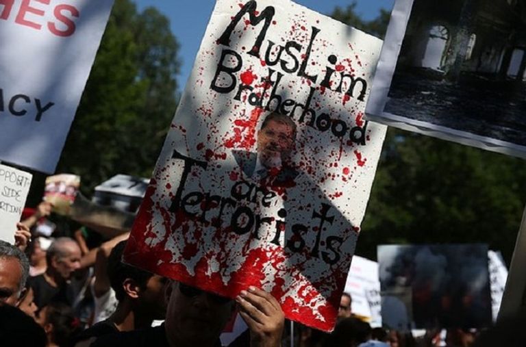 الشعب المصري تصدى لإرهاب الإخوان السيسي في حواره مع صحيفة الشاهد قطع الطريق أمام عودة الإخوان