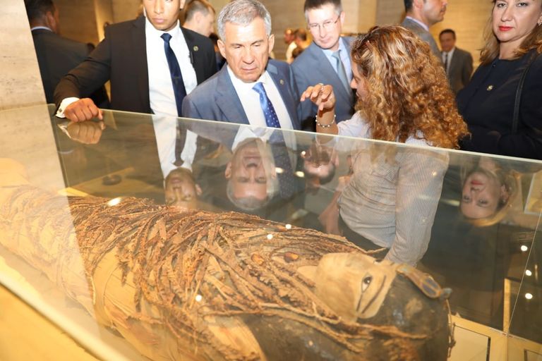 رئيس جمهورية تتارستان يزور المتحف المصري