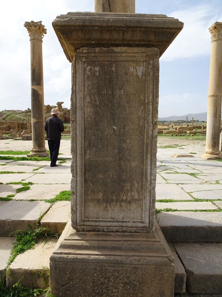 مدينة تيمقاد الأثرية الرومانية في الجزائر