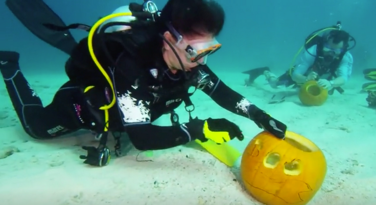 الهالوين في الأعماق