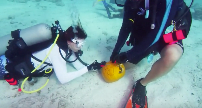 الهالوين في الأعماق