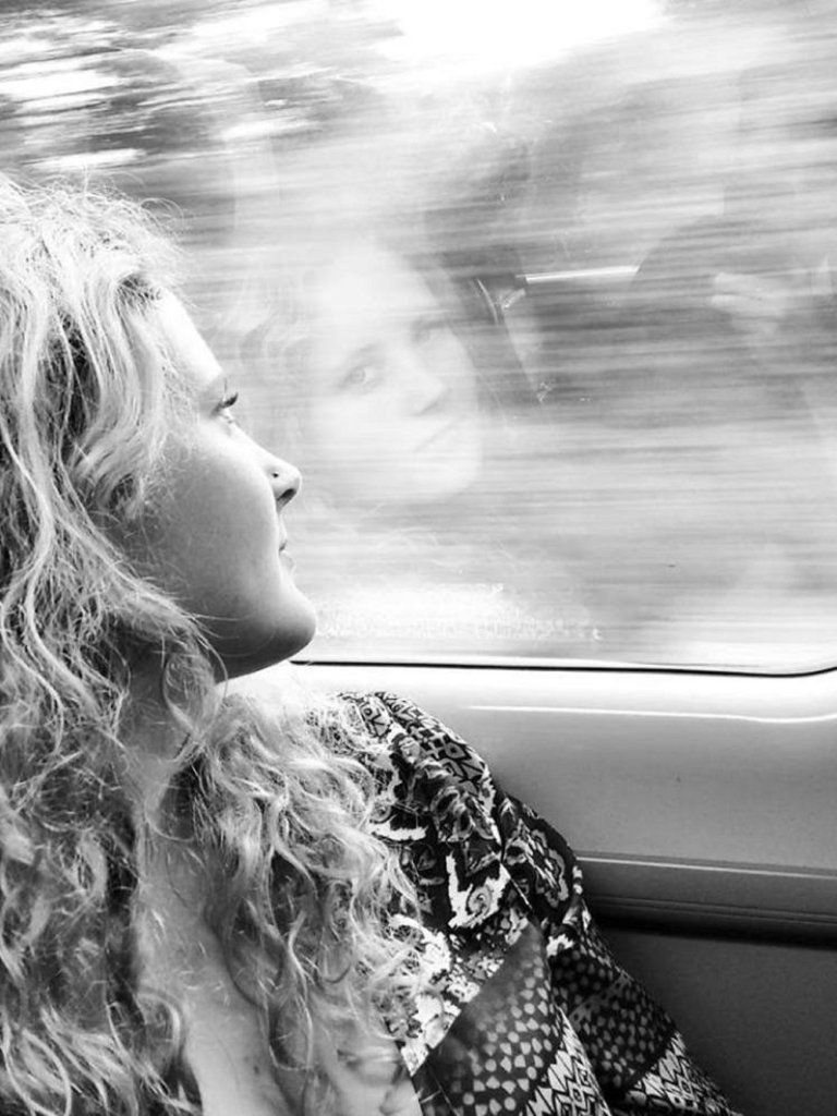 ديزي جونسون أصغر مرشحة في تاريخ "مان بوكر"