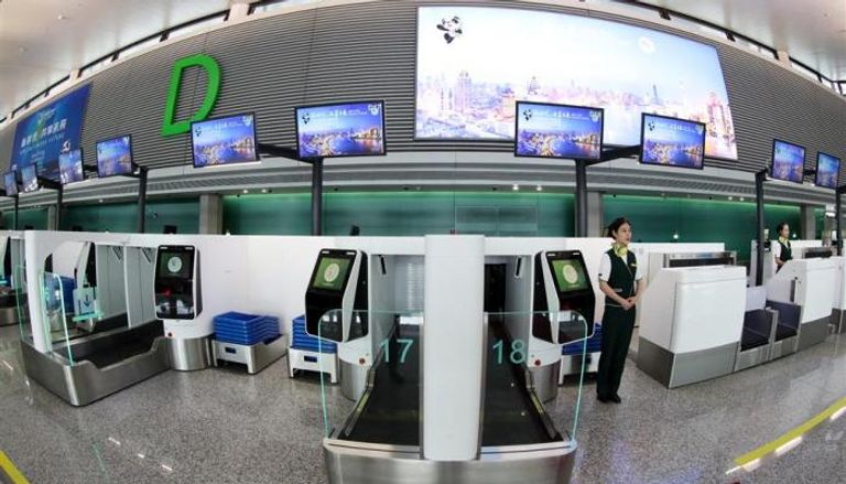 "هونغتشياو الدولي" أول مطار يدار كليا من قبل الآلات بالصين  