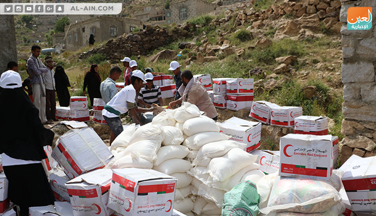 الهلال الأحمر الإماراتي ينظم أطول سلسلة بشرية إغاثية لدعم تعز اليمنية