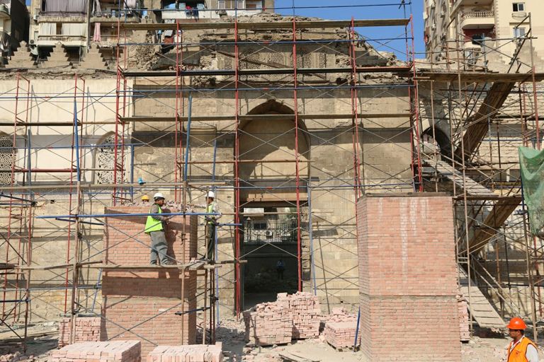 وزير الآثار المصري وسفير كازاخستان بالقاهرة يتفقدان مسجد الظاهر بيبرس