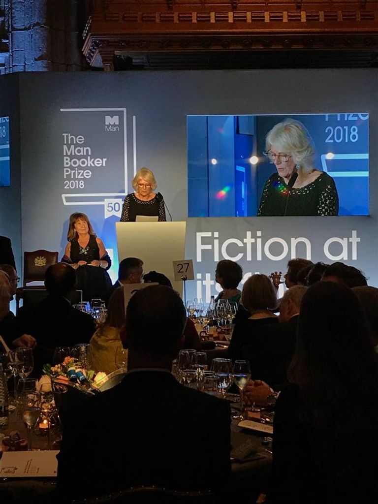 الروائية الأيرلندية آنا بيرنز تتوج بجائزة مان بوكر للرواية 2018