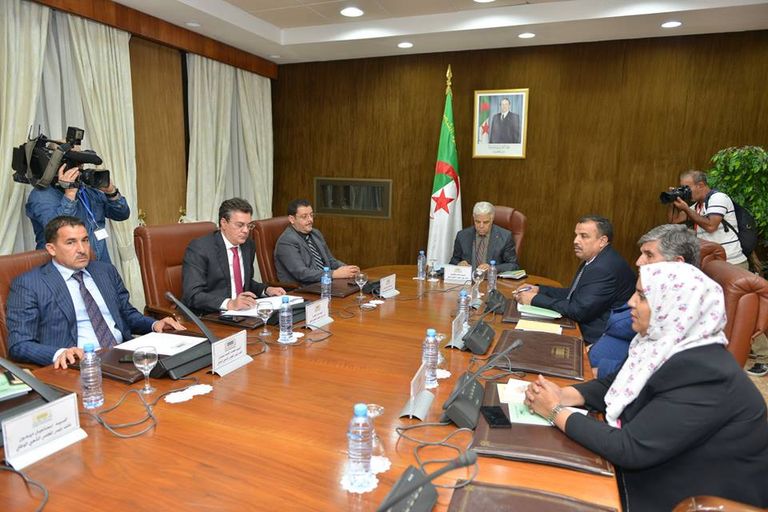 اجتماع نواب رئيس البرلمان الجزائري 