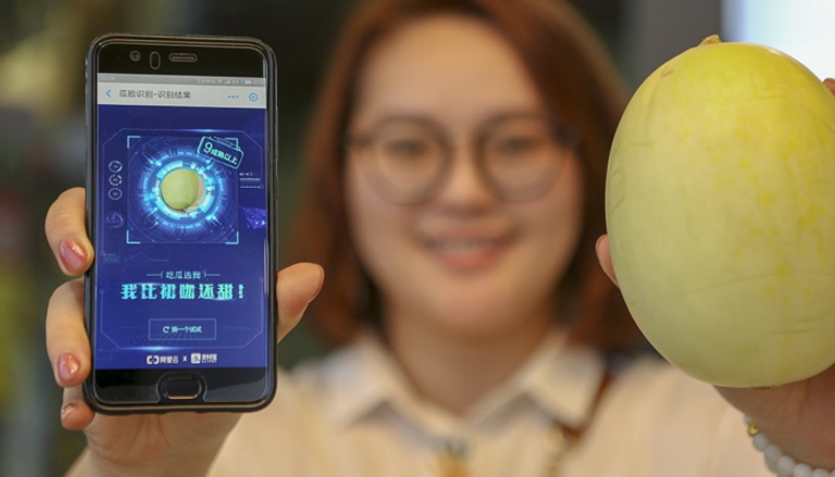 استخدام الذكاء الاصطناعي للتحقق من نضج الفاكهة قبل شرائها
