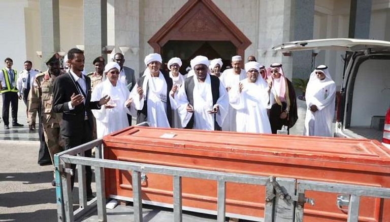 جنازة مهيبة للرئيس السوداني الراحل في البقيع بالسعودية