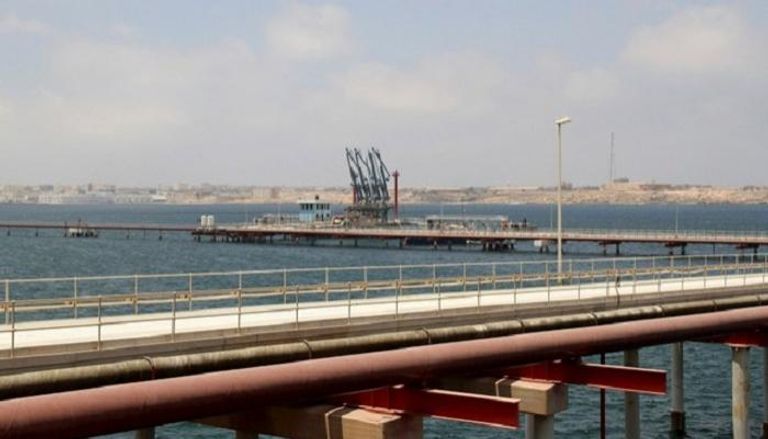 منظر عام لميناء الحريقة الليبي في طبرق- رويترز