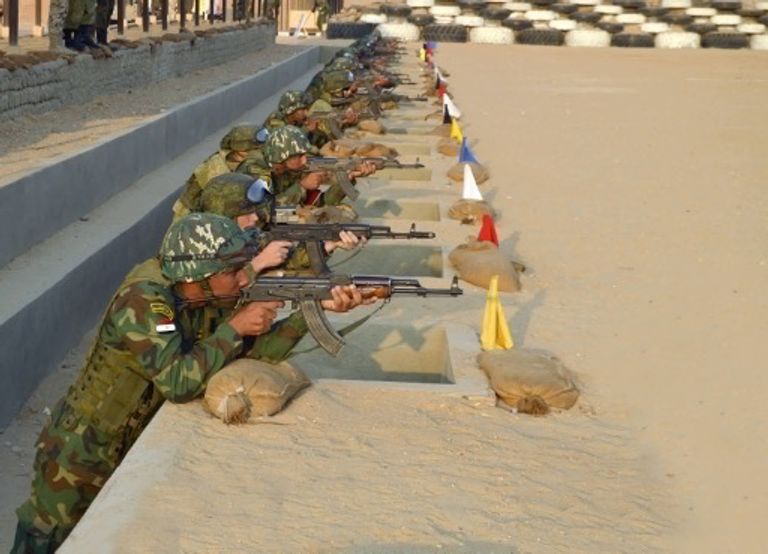 ثوات المظلات المصرية و الروسية يؤدون تدريبًا ضمن (حماة الصداقة 3 ) تدريب الإسقاط الجوي ضمن "حماة الصداقة - 3"