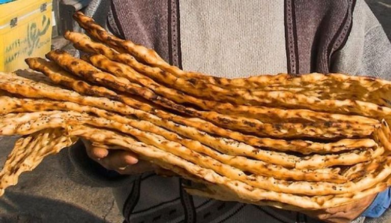 الخبز الشعبي في إيران - أرشيفية