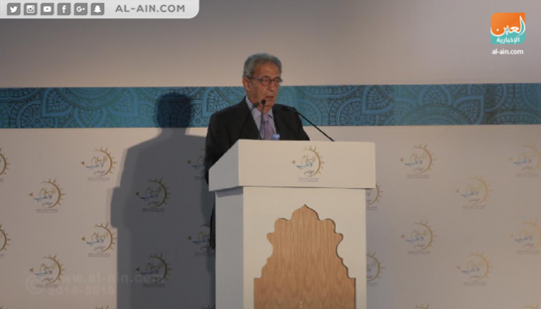 عمرو موسي خلال الندوة الدولية "الإسلام والغرب.. تنوع وتكامل"