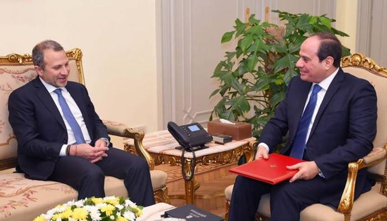 الرئيس المصري عبدالفتاح السيسي ووزير خارجية لبنان جبران باسيل