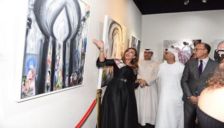 الفنانة التشكيلية لمياء منهل تفتتح معرضها السادس في الإمارات