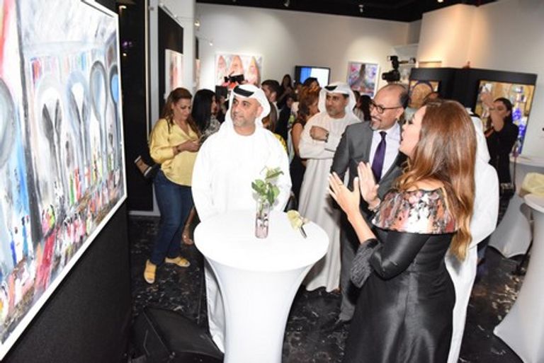 الفنانة التشكيلية لمياء منهل تفتتح معرضها السادس في الإمارات
