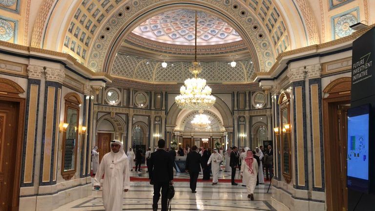 مؤتمر دافوس الصحراء يواصل فعالياته