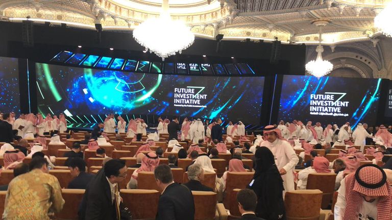 مؤتمر دافوس الصحراء يواصل فعالياته