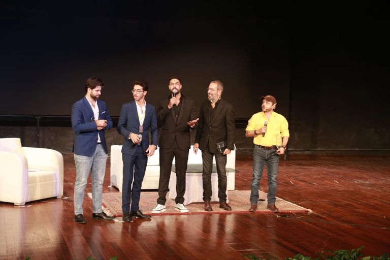 تكريم محمد هنيدي في الجامعة الأمريكية