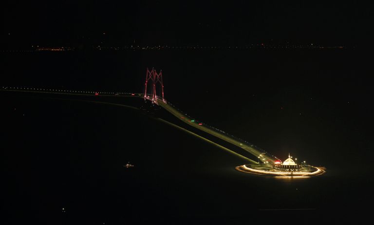 الجسر البحري الأطول في العالم