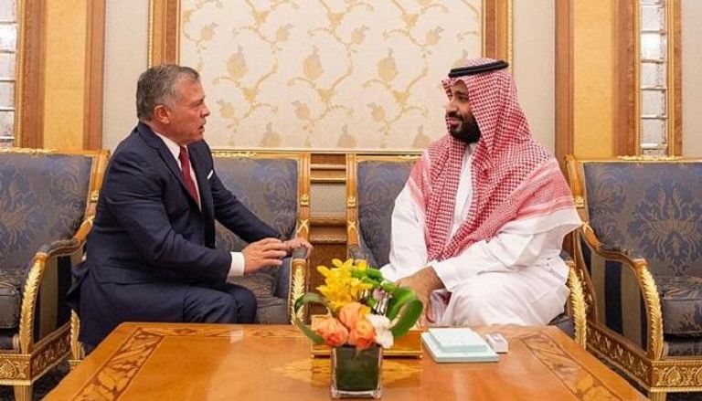 ولي العهد السعودي يلتقي ملك الأردن على هامش 