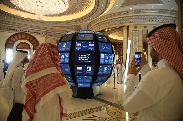 أحد عروض التكنولوجيا المتقدمة في دافوس الصحراء