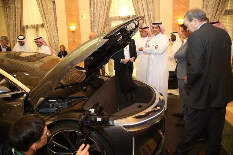 أحد عروض التكنولوجيا المتقدمة في دافوس الصحراء