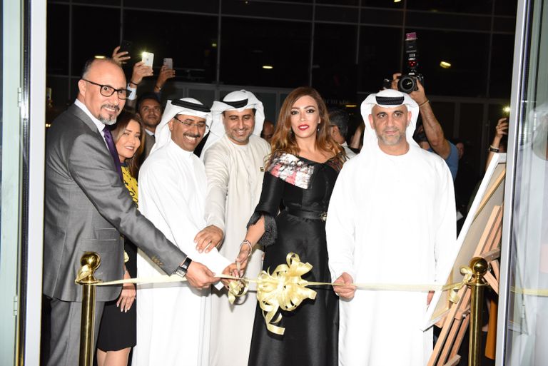 من معرض الأندلس للفنانة المغربية لمياء منهل