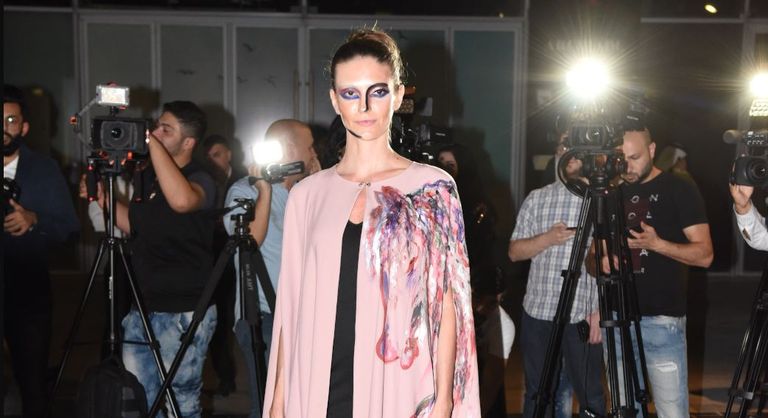 من معرض الأندلس للفنانة المغربية لمياء منهل