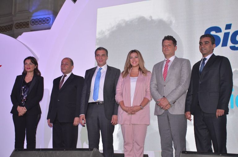 الفنانة المصرية دنيا سمير أثناء إطلاق البرنامج