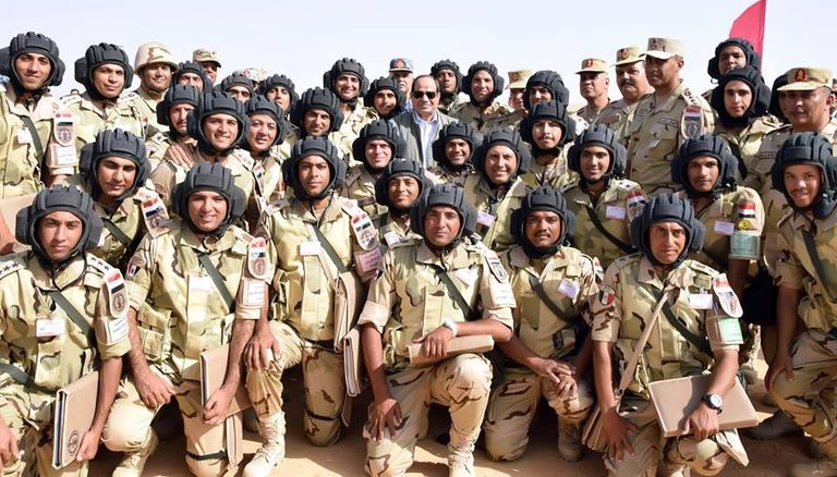 الرئيس المصري يشهد بيان الرماية الصاروخية "حماة السماء" لوحدات الدفاع الجوي الرئيس المصري يشهد بيان الرماية الصاروخية