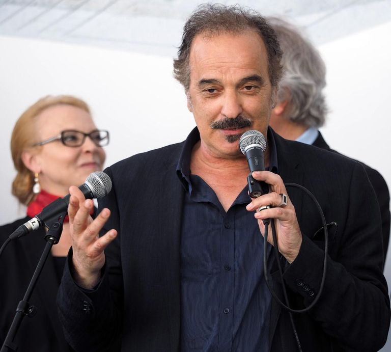 الكاتب أكلي تاجر رواية حامل الحقيبة للكاتب أكلي تاجر