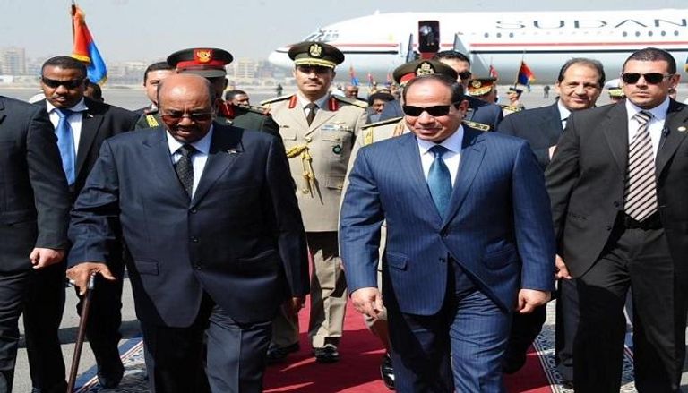الرئيس المصري عبد الفتاح السيسي والرئيس السوداني عمر البشير