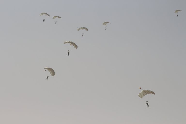 قوات المظلات المصرية والروسية تختتمان (حماة الصداقة 3) مصر وروسيا تختتمان مناورات