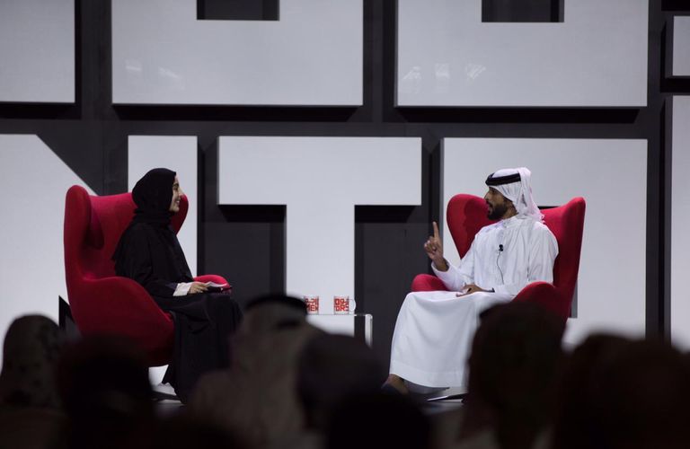 الشيخ ناصر بن حمد آل خليفة وشما المزروعي