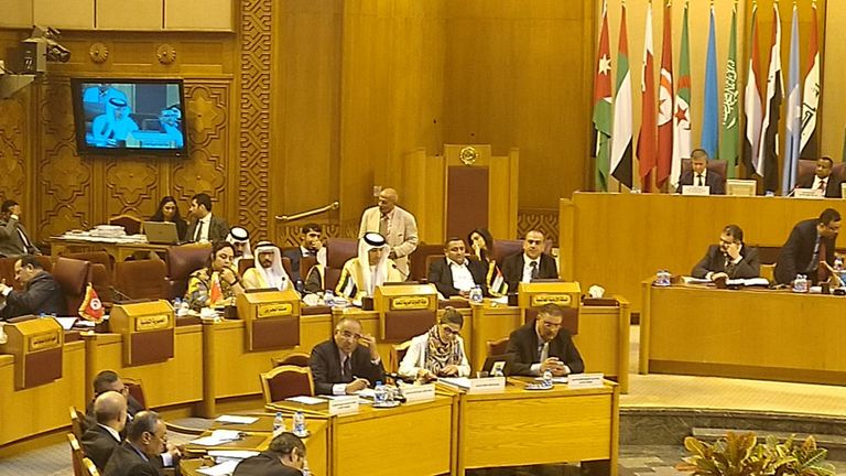 الدكتور ثاني بن أحمد الزيودي وزير التغير المناخي والبيئة