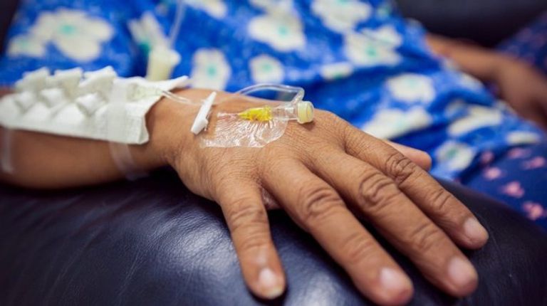 العلاج الكيميائي مقر المركز الوطني لمكافحة السرطان في الجزائر