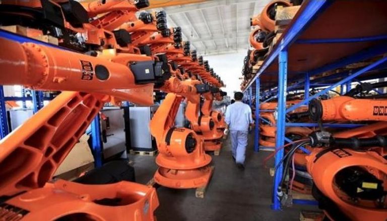 أجهزة روبوت بمصنع في شنغهاي - أرشيفية