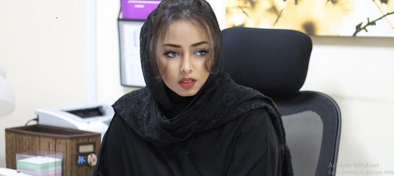 المخرجة السعودية أمينة السوداني ملصق فيلم "آسيا" المغربي المشارك بمهرجان الأفروصيني